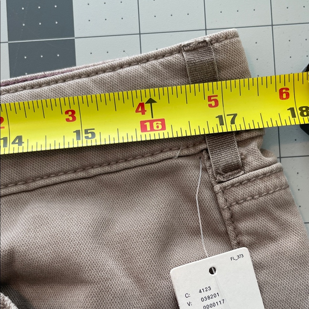 Anthropologie Pilcro Parachute Cargo Pants Neutral Beige size 31 NWT - Picture 14 of 16
